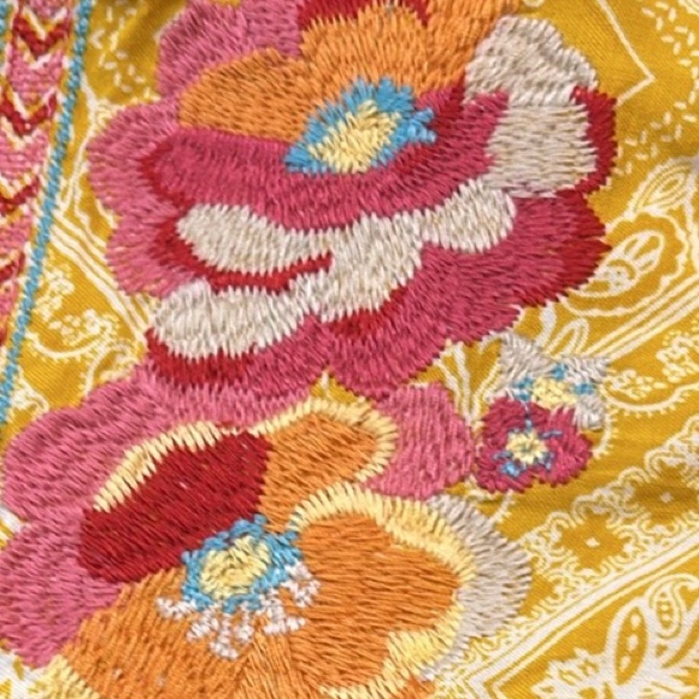 Savanna Jane Floral Embroidered Bell Sleeve Top Yellow Size Small - Picture 12 of 14